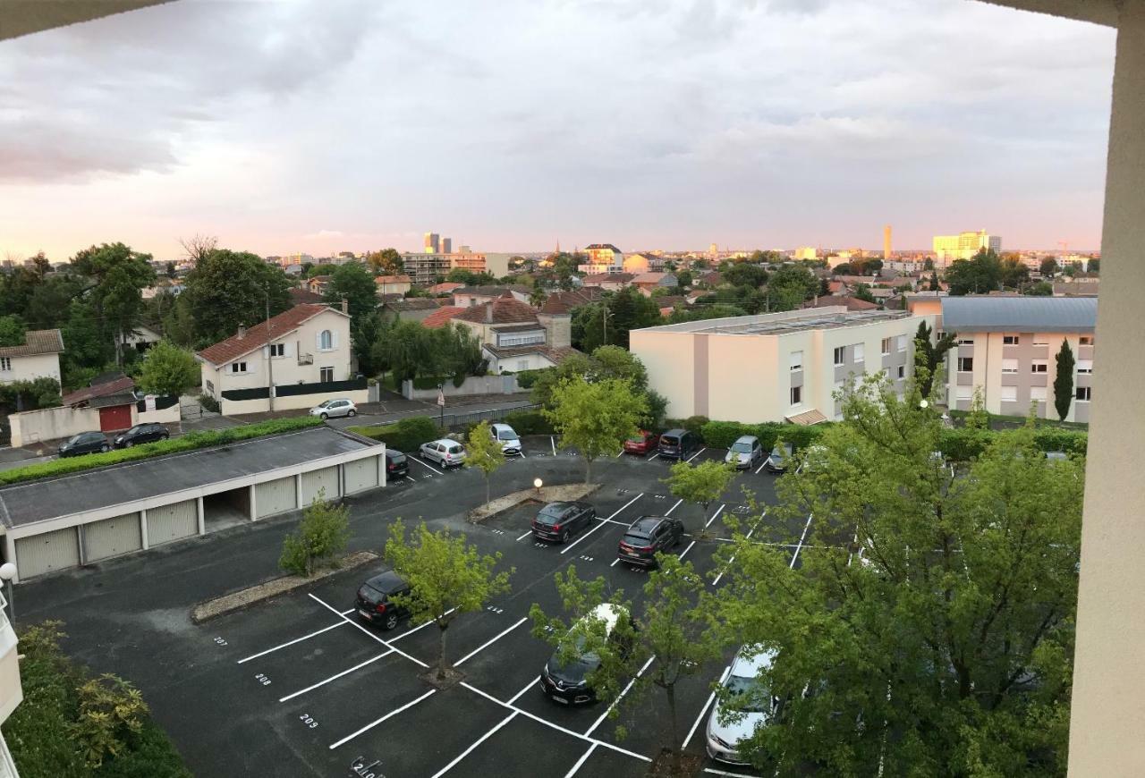 Escapade Bordeaux, Tram Et Supermarche Au Pied Mérignac Exterior foto