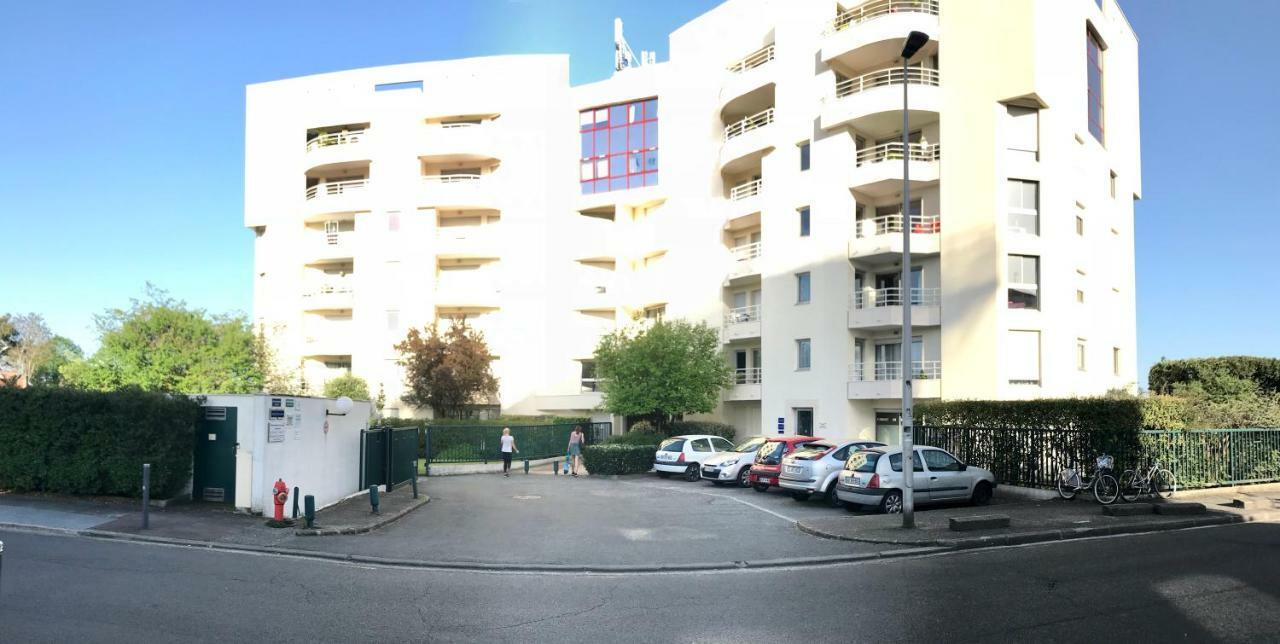 Escapade Bordeaux, Tram Et Supermarche Au Pied Mérignac Exterior foto